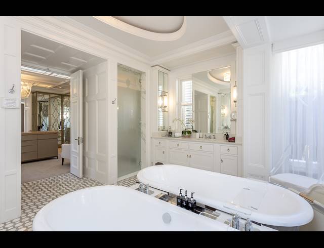 6 BEDROOM FREESTANDING TO LET IN BISHOPSCOURT